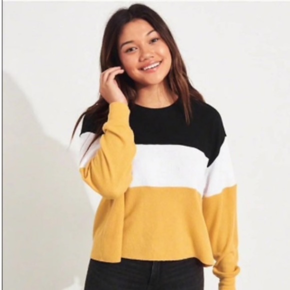 Hollister Boyfriend Tee - Picture 1 of 4